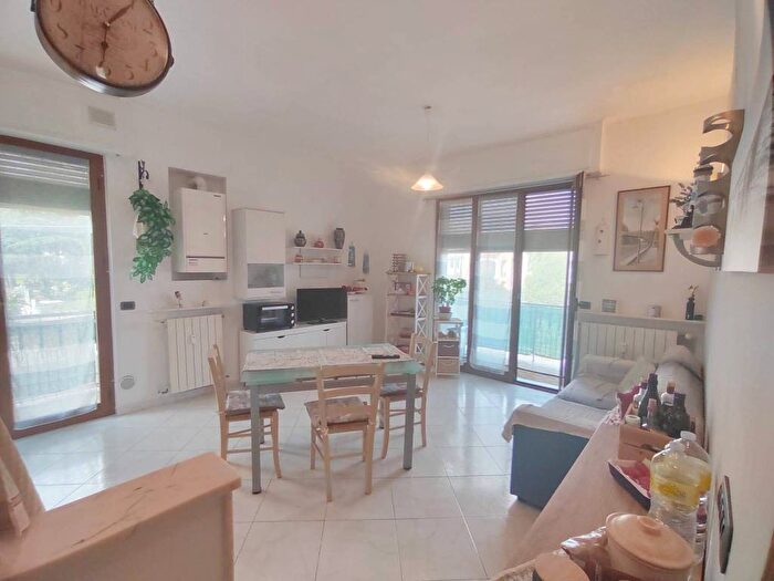 Appartamento trilocale in vendita in Viale Silvio Amico, Centro, Loano