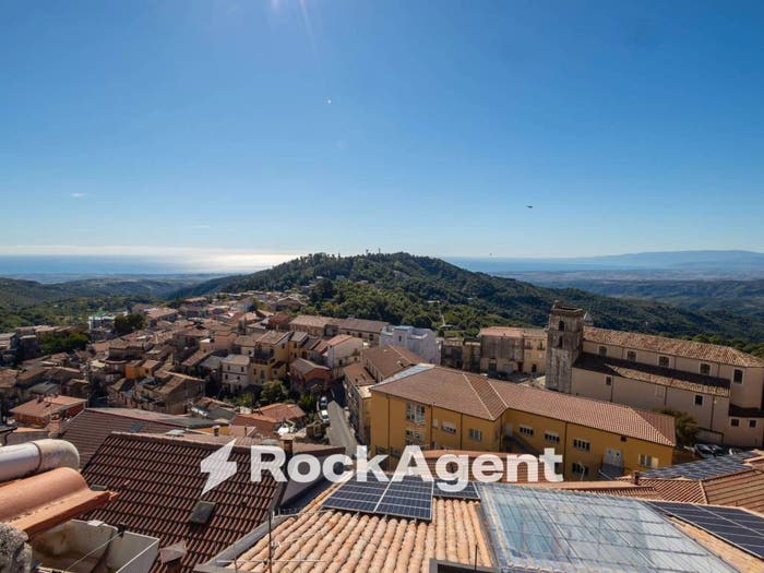 Casa con 6 locali in vendita in Via del Sole, Sersale