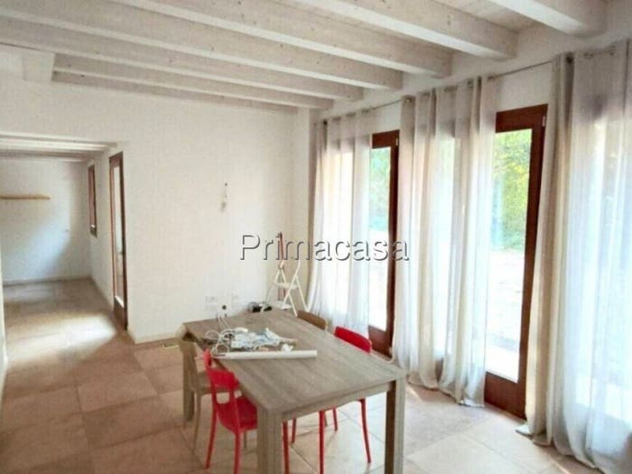 Casa quadrilocale in affitto in Via Valmezzane, Lavagno