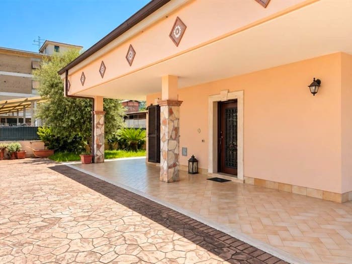 Casa con 5 locali in vendita in Via Frisa, Castelverde, Roma