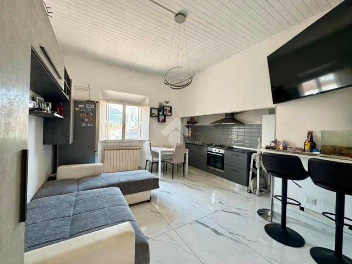 Appartamento bilocale in vendita in Piazza Umberto Primo, Centro, Rufina