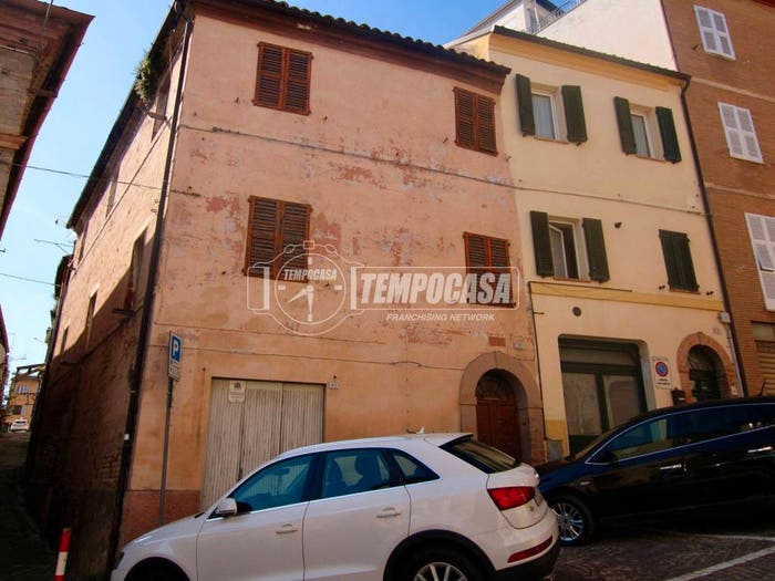 Casa quadrilocale in vendita in Via visconti d'oleggio, Centro, Fermo