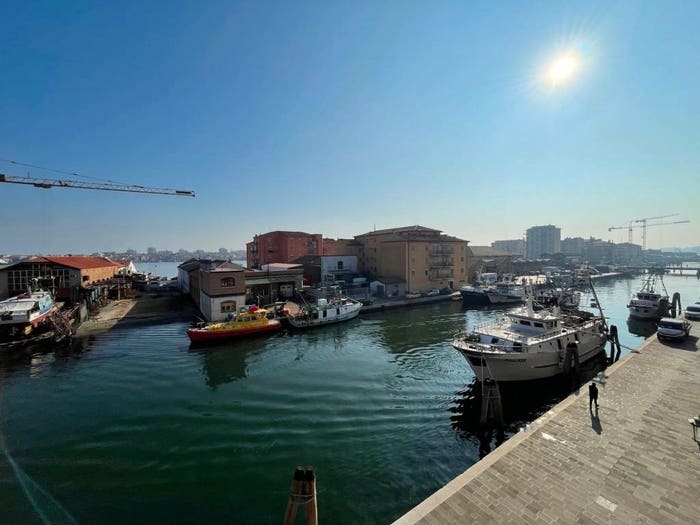 Appartamento trilocale in vendita in Calle Comelli, Centro Storico, Chioggia