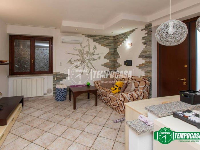Appartamento trilocale in vendita in Via Gaggiolo, Centro, Oleggio