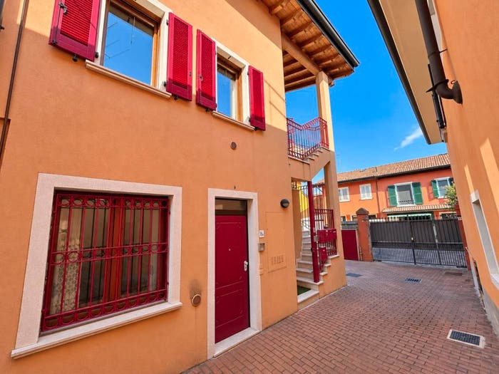 Appartamento trilocale in vendita in Piazza Caduti, Cizzago Comezzano, ComezzanoCizzago