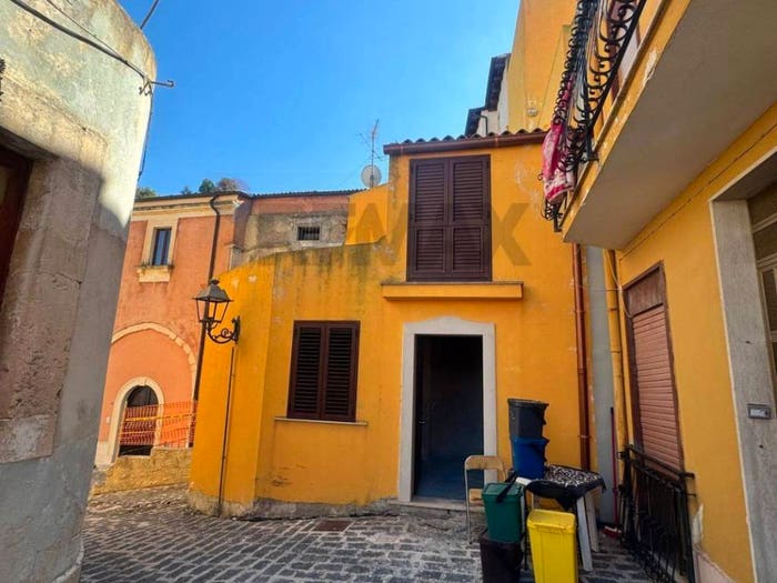 Casa quadrilocale in vendita in Via Garofalo, Centro, Melilli