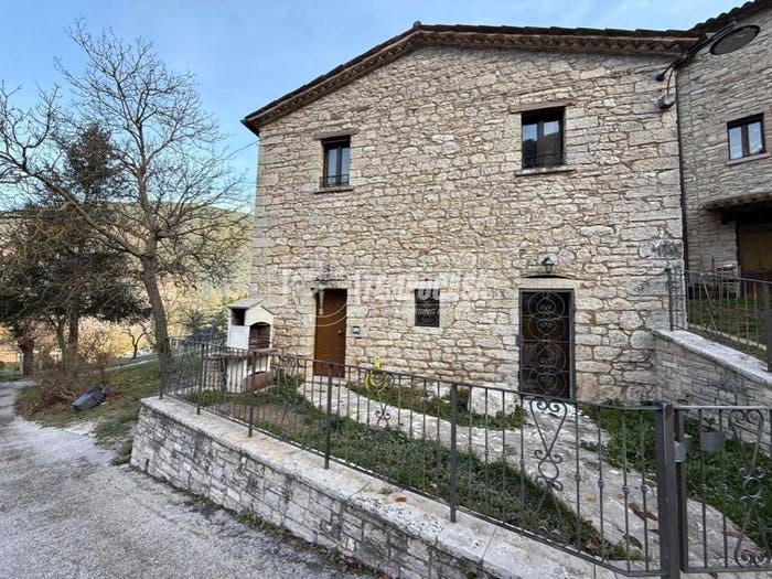 Appartamento con 5 locali in vendita in Località Cà Giovaccolo, Piobbico