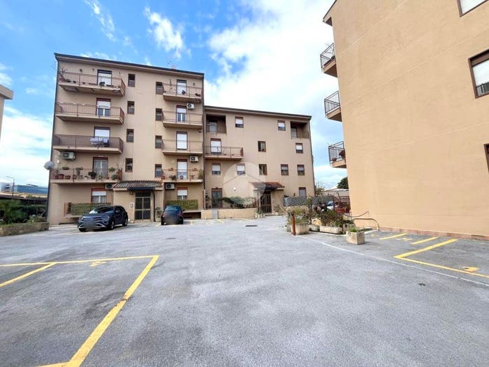 Appartamento quadrilocale in vendita in Via Carlo del Prete, Altarello, Palermo