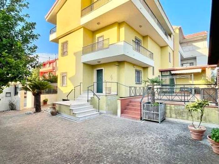 Casa con 6 locali in vendita in Centro, Macerata Campania