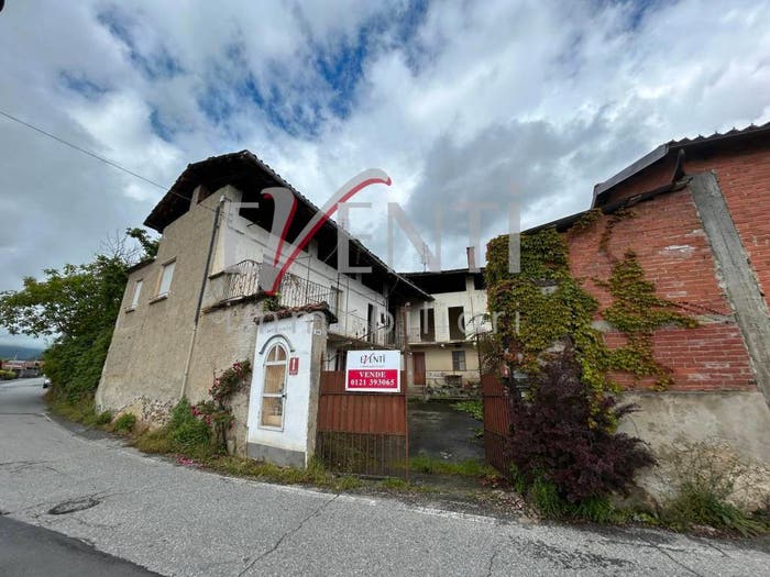 Casa con 6 locali in vendita in VIA COSTE, Centro, Giaveno