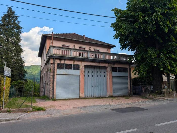 Casa con 5 locali in vendita in Via Repubblica, Cuasso Al Piano, Cuasso al Monte