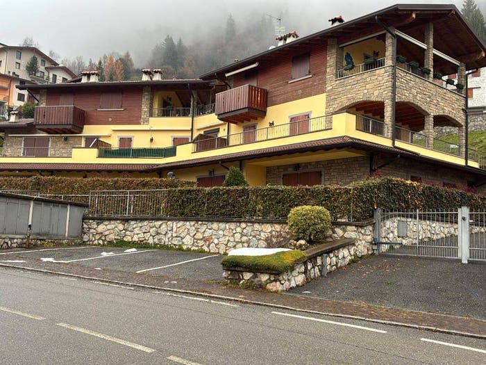 Appartamento trilocale in vendita in Via Don Michele Paganelli, Cornalba