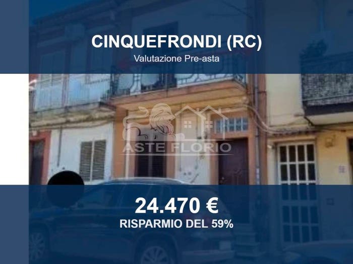 Appartamento con 5 locali in vendita in Via Dante Alighieri, Cinquefrondi