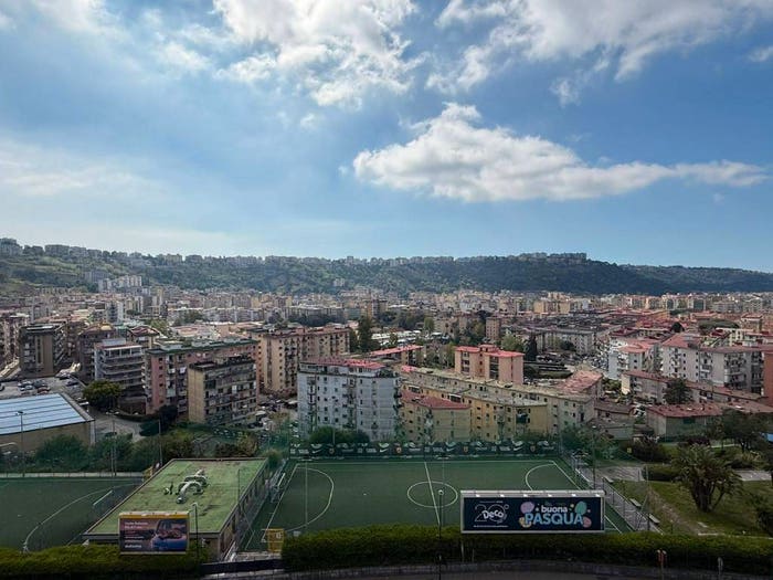 Appartamento trilocale in vendita in Via Michelangelo da Caravaggio, Fuorigrotta, Napoli