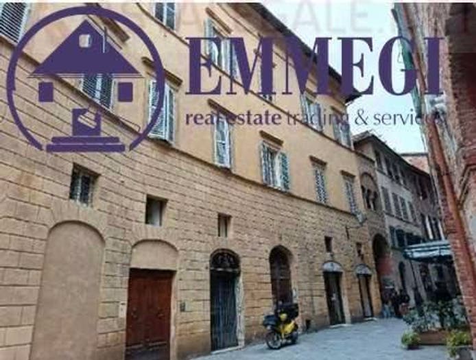 Appartamento con 5 locali in vendita in Via Diacceto, San Domenico Fontebranda, Siena