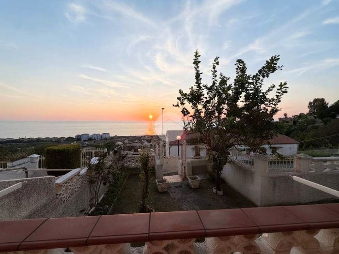 Appartamento trilocale in vendita in Via paradiso, Torremezzo Di Falconara, Falconara Albanese