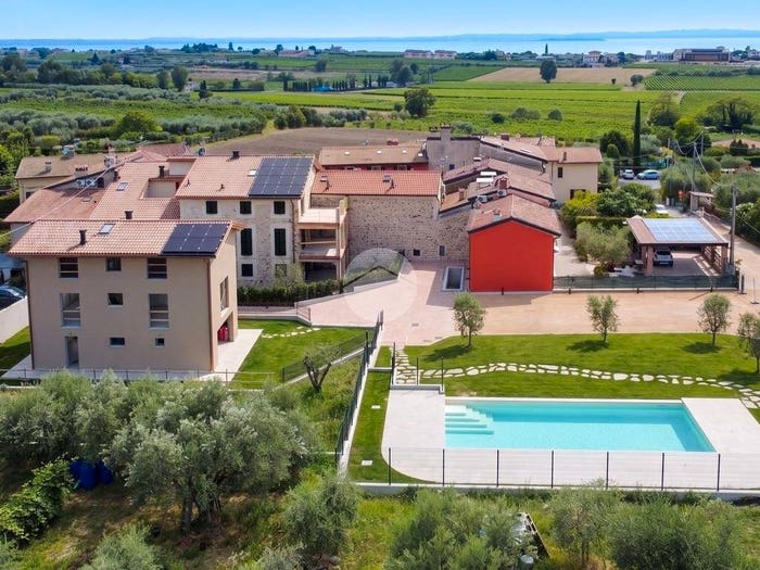 Appartamento trilocale in vendita in Via Modena, Centro, Bardolino