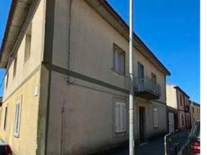 Casa con 6 locali in vendita in Corso Umberto, Sindia
