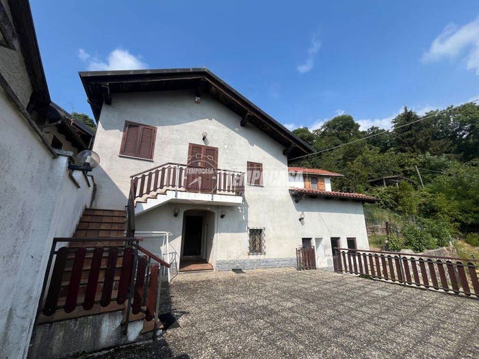 Casa trilocale in vendita in Via Campo, Castelnuovo Nigra