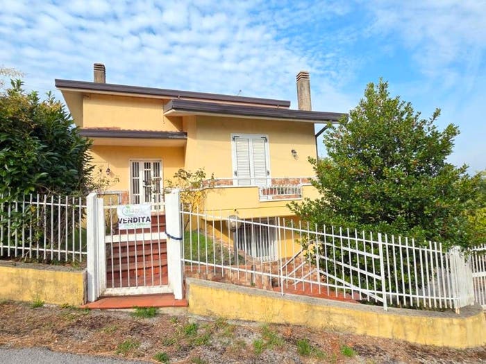 Casa trilocale in vendita in Cda Macchia Pietra, San Mango sul Calore