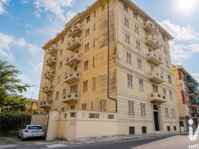 Appartamento con 6 locali in vendita in Viale Hanbury, Passeggiata Cadorna Porto, Alassio