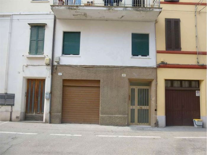 Appartamento trilocale in vendita in Via Battuti Verdi, Centro Storico, Forlì