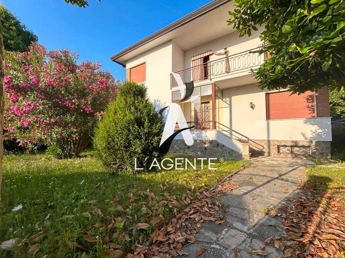 Casa con 6 locali in vendita in Via Benedetto Cairoli, Centro, Dolo