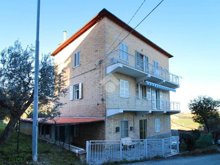 Casa con 6 locali in vendita in Contrada Sant'Angelo, Centro, Fermo