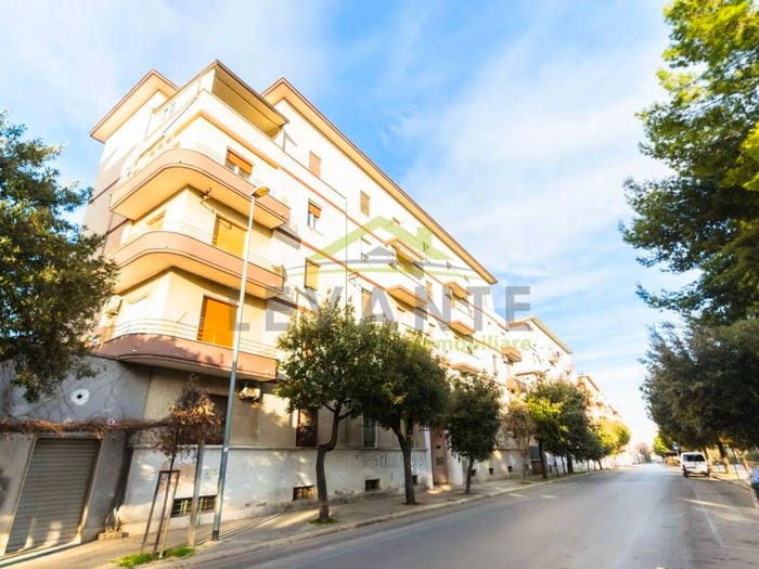 Appartamento trilocale in vendita in Via Lorenzo Scillitani, Stazione, Foggia
