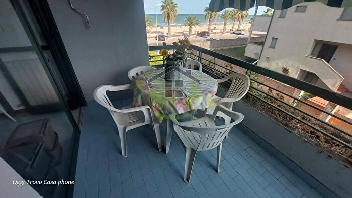 Appartamento trilocale in vendita in Lungomare Sirena, Tortoreto