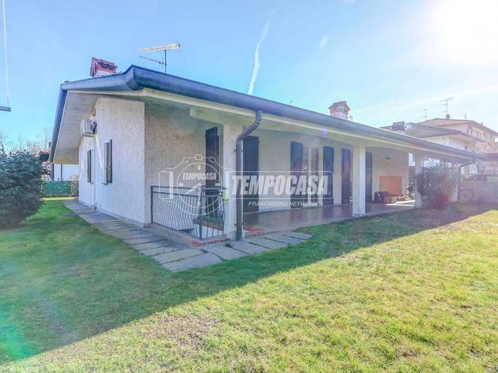 Casa con 6 locali in vendita in Via Silvio Pellico, Centro, Castelletto Sopra Ticino