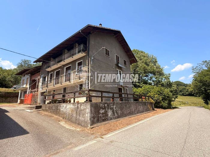Casa con 6 locali in vendita in Via Capitano Fiorio Belletti, Bioglio
