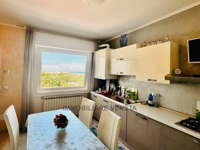 Appartamento trilocale in vendita in Sottomarina, Chioggia