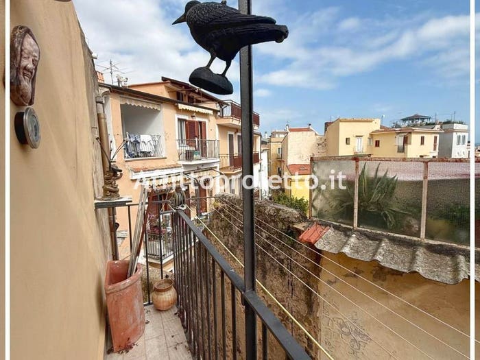 Casa quadrilocale in vendita in Largo Sant'Anna, Centro, Formia