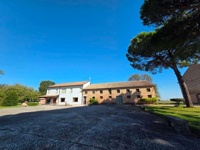 Casa con 6 locali in vendita in via Giuseppe Garibaldi, Guarda Veneta