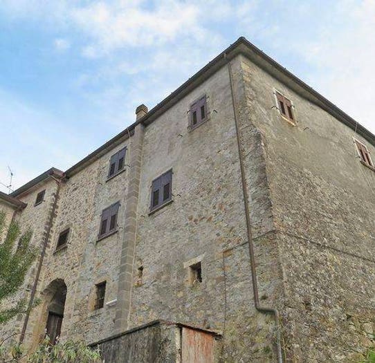 Casa con 6 locali in vendita in Località Aiola, Fivizzano