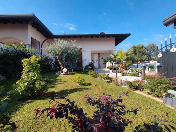 Casa quadrilocale in vendita in Via Aldo Moro, Centro, Cuggiono