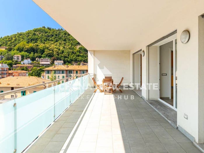 Appartamento con 6 locali in vendita in Via Francesco Viganò, Como Sole, Como