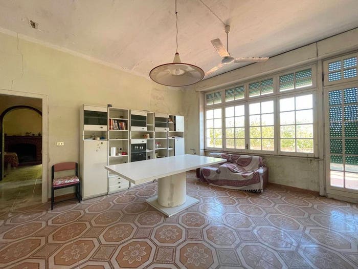 Casa con 6 locali in vendita in Via Chiusa, Cutrofiano
