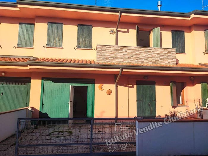 Casa con 6 locali in vendita in Via Nicola Badaloni n, Centro, Trecenta