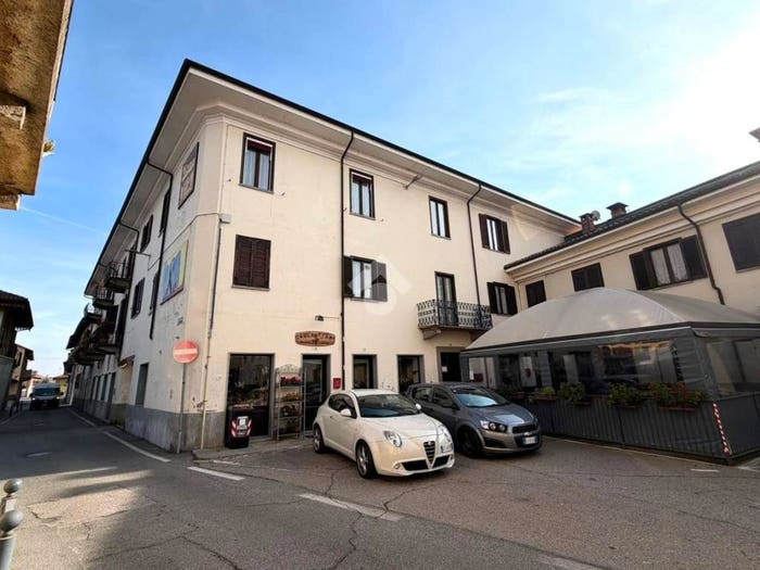 Appartamento monolocale in vendita in PIAZZA BUNIVA, Piscina
