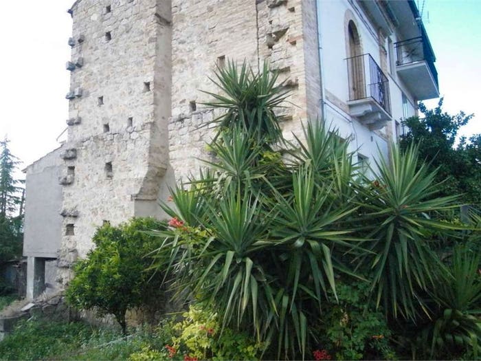 Casa con 6 locali in vendita in Centro, Perano