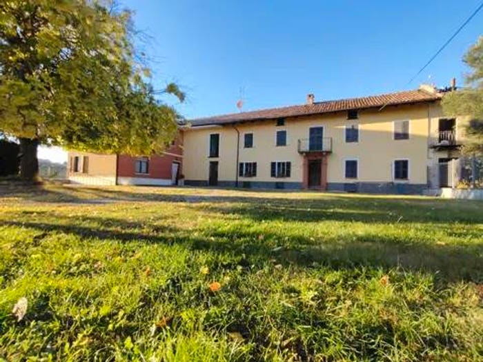 Casa con 6 locali in vendita in Regione Spessa, Agliano Terme