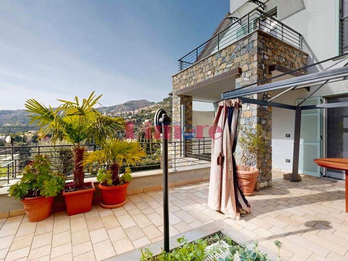 Casa trilocale in vendita in Regione Madonna delle Grazie, Collina Centrale Parco Fuor del Vento, Alassio