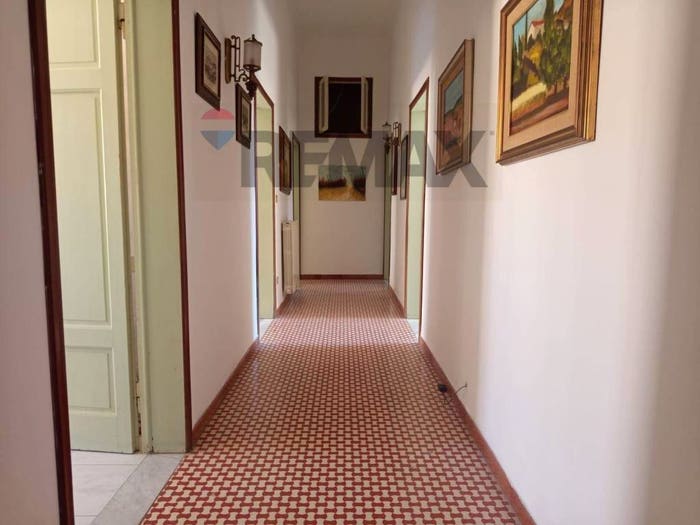 Appartamento con 5 locali in vendita in Via Foscolo, Centro, Piombino