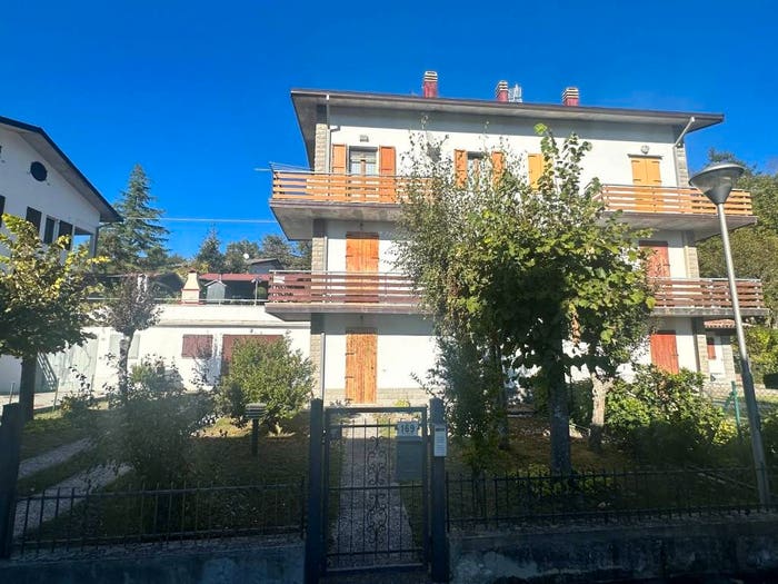 Appartamento con 5 locali in vendita in Montese