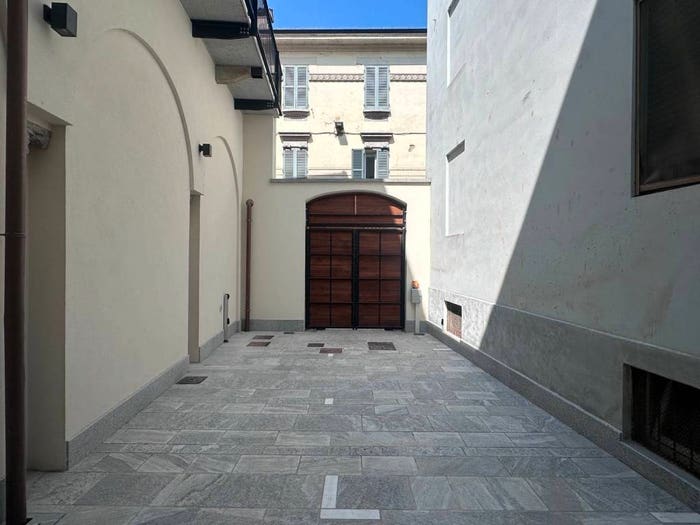 Appartamento bilocale in vendita in Via Pietro Azzario, Centro Storico, Pavia
