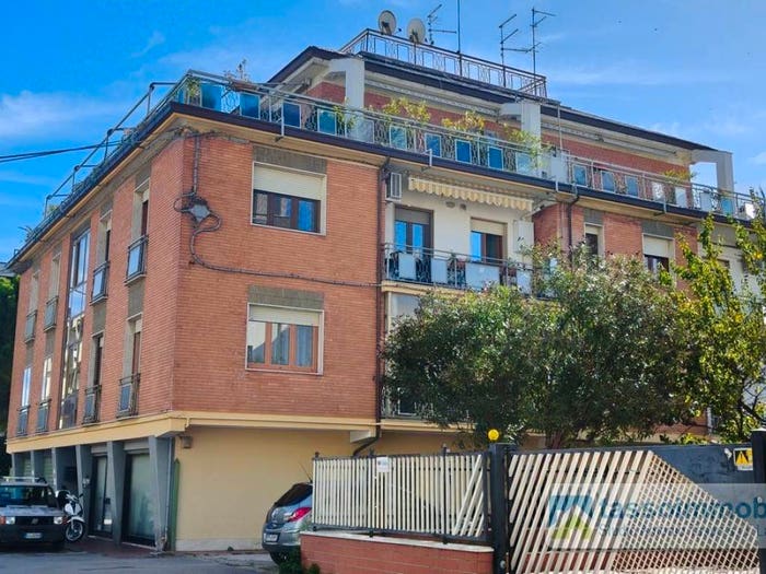Appartamento con 6 locali in vendita in Centro, Ortona