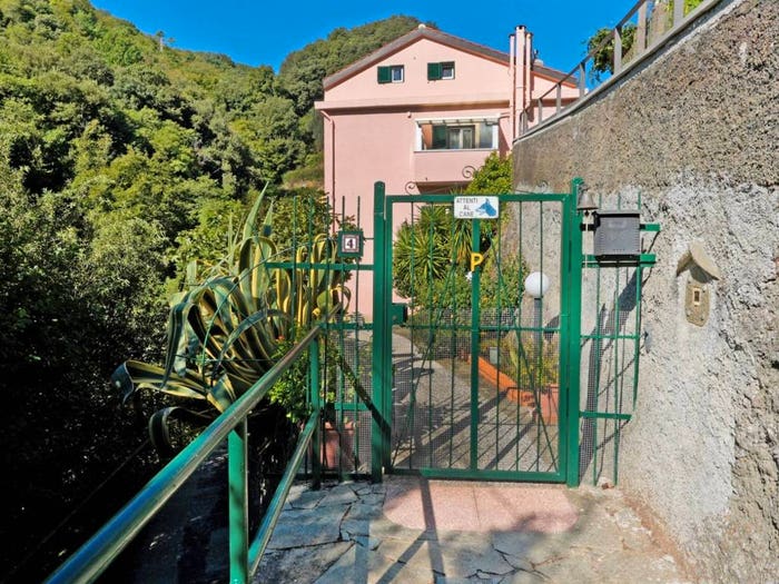 Appartamento con 5 locali in vendita in Via Alla Soria, Vesima Crevari, Genova