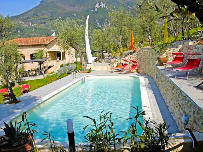 Casa con 6 locali in vendita in Camaiore Paese, Camaiore